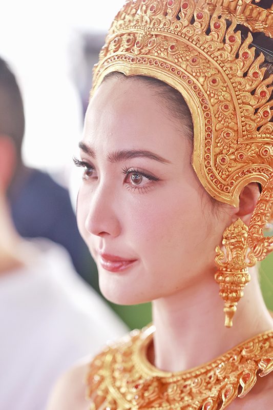 แต้ว ชุดไทย