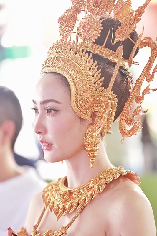 แต้ว ชุดไทย