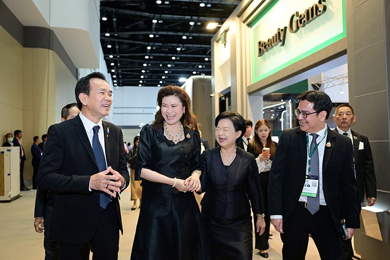 งาน แสดงสินค้าอัญมณีและเครื่องประดับครั้งที่ 74