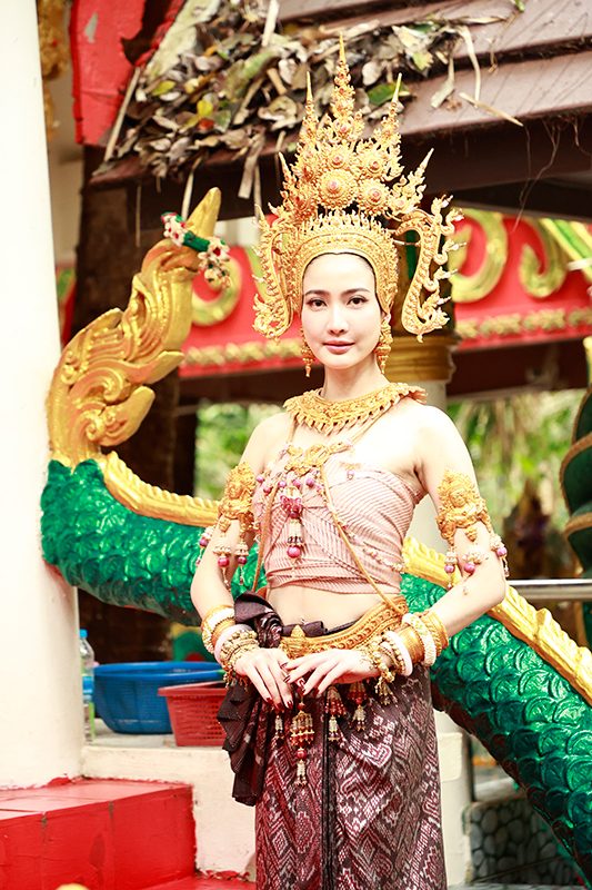 นางรำบวงสรวง