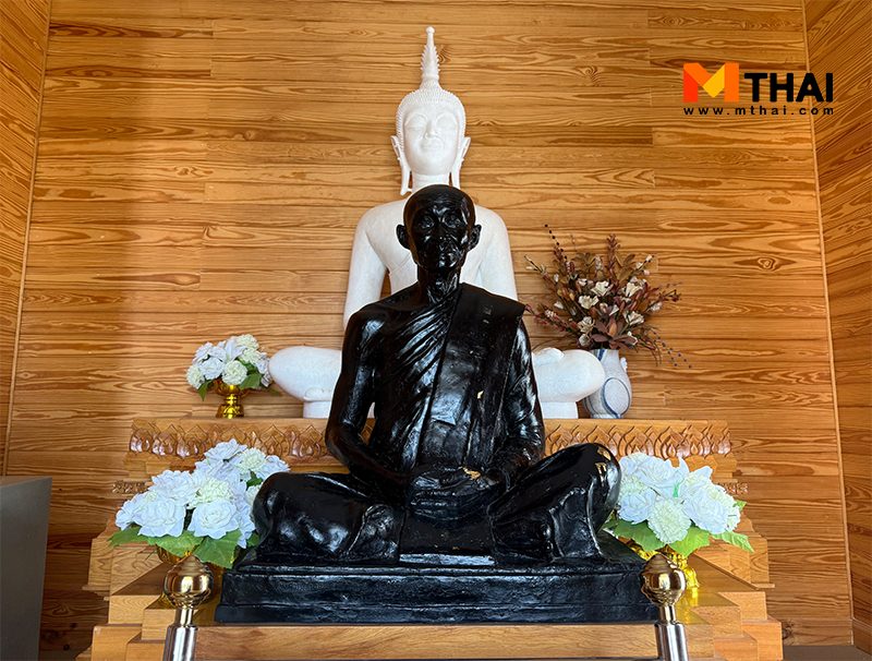 หลวงปู่จันทร์ วัดศรีเทพ