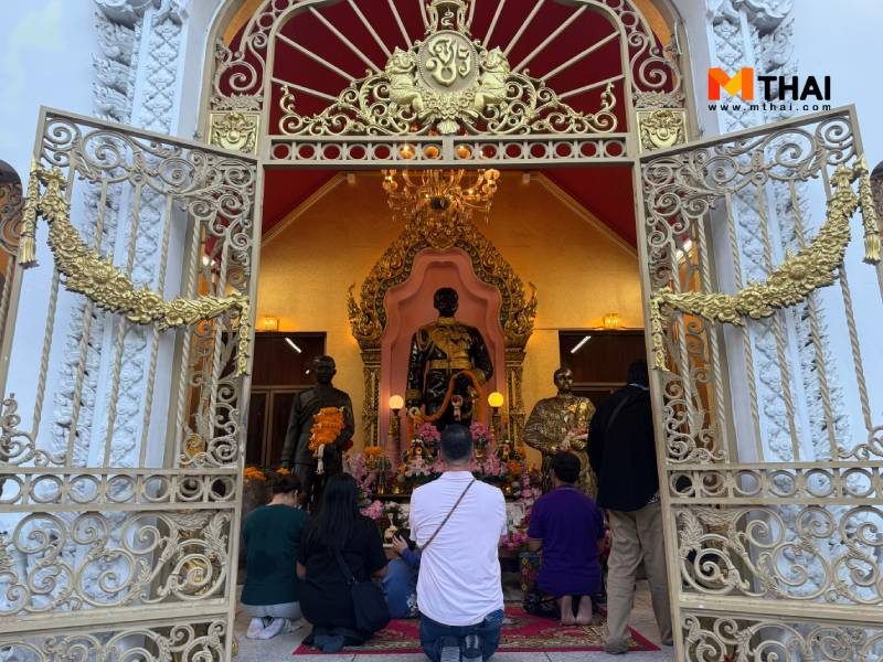 ไหว้รัชกาลที่ 5 วัดเบญ