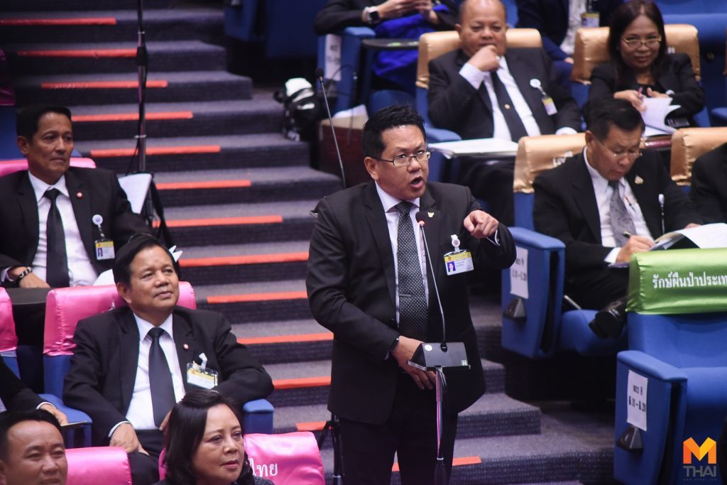 นายจิรายุ ห่วงทรัพย์
