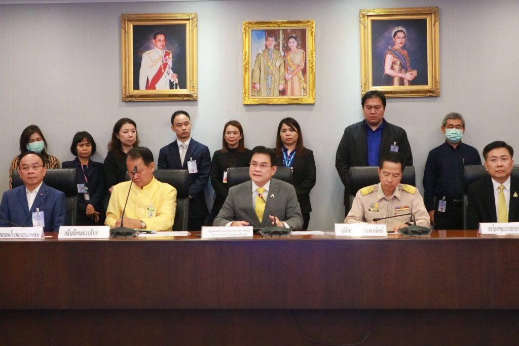 จุรินทร์ ลักษณวิศิษฎ์ 