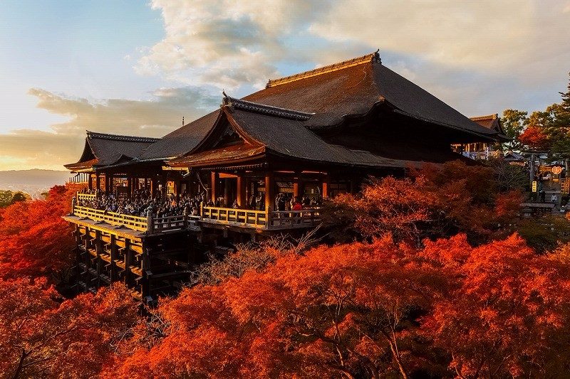  วัดคิโยะมิซุ, เกียวโต สถานที่ ชมใบไม้เปลี่ยนสีที่ญี่ปุ่น