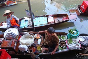 ตลาดน้ำดำเนินสะดวก