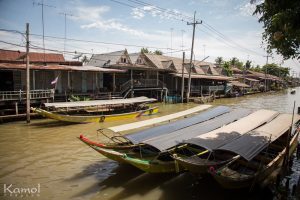 ตลาดน้ำเหล่าตั๊กลัก