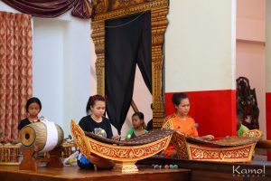 ชมการแสดงเชิดหนังใหญ่ที่ "วัดขนอน"