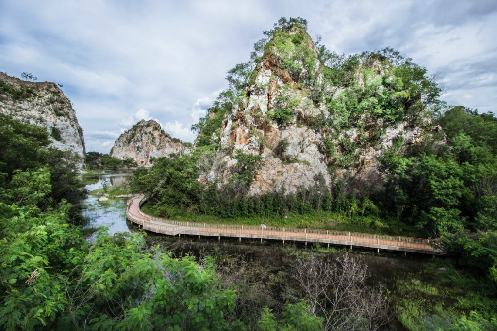 อุทยานหินเขางู