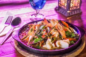 INLAYA bar & grill