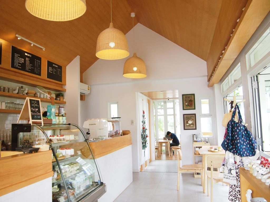 Eat Sleep Cafe & Bed