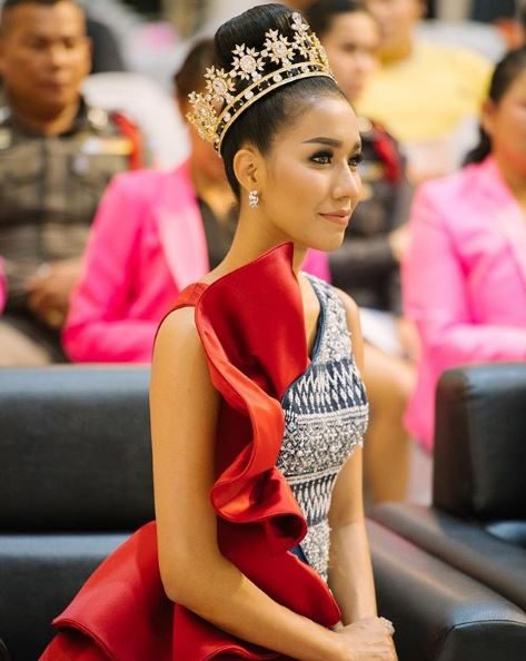 นางงามผิวสีแทน