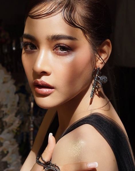 นางงามผิวสีแทน