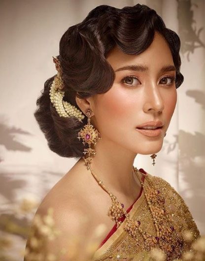 แต่งหน้าชุดไทย