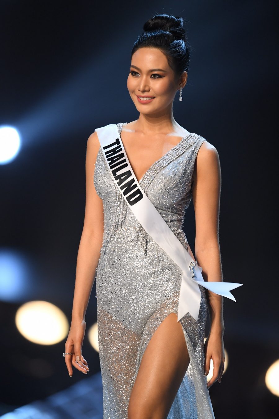 มิสยูนิเวิร์ส 2018 ชุดราตรี