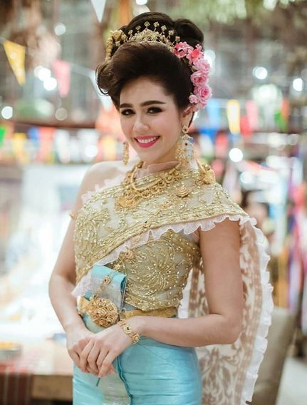 แต่งชุดไทย