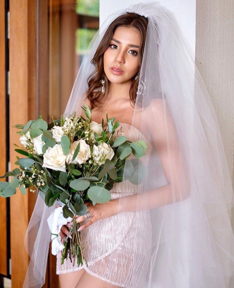 ชุดแต่งงาน ใบเตย อาร์สยาม