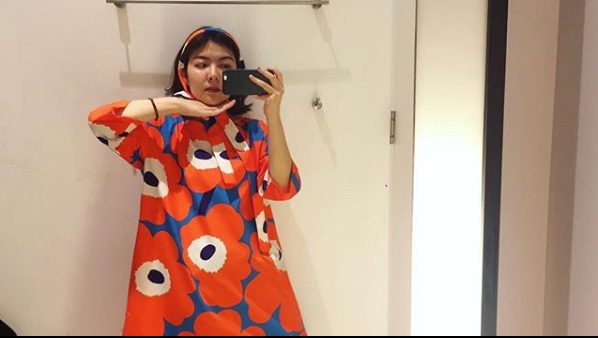 น้องนอนในห้องลองเสื้อ