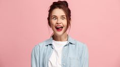 10 อาการเผลอของสาวๆ ที่หนุ่มๆ ขอโหวตว่า มีเสน่ห์ น่ารักมากครับ