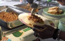 ข้าวแกงเอื้ออาทร 10 บาท สวนกระแสเศรษฐกิจ