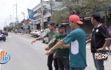 คุมตัวคนร้ายไล่ยิงคู่อริกลางถนน ทำแผนฯ