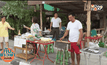 ตำรวจน้ำดี ขายหมูปิ้งหารายได้เสริมเลี้ยงครอบครัว