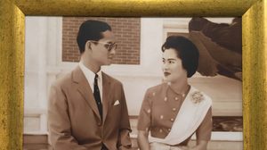 ย้อนวันวาน รักแรกพบ ณ ปารีส ของ ในหลวง รัชกาลที่ 9 และ องค์ราชินี