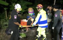รถกระบะพุ่งชนร้านข้างทาง จ.ลำปาง