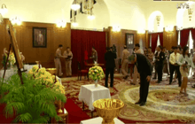 ลงนามถวายพระพรพระบาทสมเด็จพระเจ้าอยู่หัว