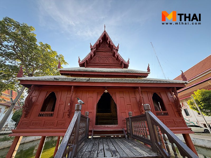 หอไตรกลางน้ำ