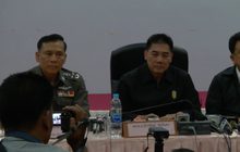 ผบ.ตร.ลงกระบี่ รับตัว “บังฟัต” พร้อมแก๊งสังหารหมู่ 8 ศพ