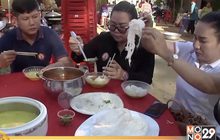 รัฐบาล-ฝ่ายค้านกัมพูชาใช้ “ขนมจีน” ต่อสู้ทางการเมือง