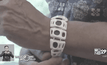 สร้อยข้อมือบันทึกและเล่นเพลงในอดีต