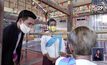 ศูนย์ทอผ้าบ้านละทายยืนหนึ่งเรื่องหัตถกรรม