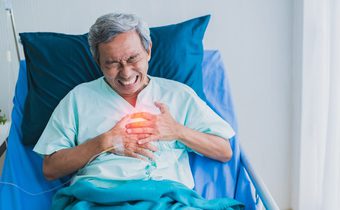 โรคหลอดเลือดหัวใจอุดตัน “ฆาตกรเงียบ” ที่คร่าชีวิตโดยไม่มีสัญญาณเตือน รู้ทันก่อนสายเกินไป