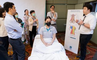 “ปวดคอเรื้อรัง ไม่ใช่เรื่องเล็ก!!! ส่งผลทั้งกาย–ใจ เสี่ยงสุขภาพจิตและคุณภาพชีวิต” “อย่าปล่อยให้ปวดคอทำลายชีวิต! รู้เร็ว ป้องกันก่อนสายเกินไป”