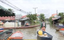 ชุมชนริมแม่น้ำ จ.อุบลฯ เร่งอพยพหลังน้ำมูลเพิ่มสูง