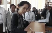 รัฐสภาเมียนมาเลือก ปธน. วันนี้