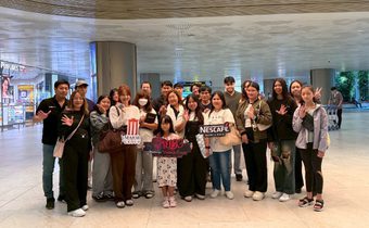 เมเจอร์ ซีนีเพล็กซ์ จับมือ เนสกาแฟ เบลนด์ แอนด์ บรู พาผู้โชคดีตะลุยสิงคโปร์! สัมผัสความหลอนใน “บ้านผีสิงธี่หยด” ที่ Universal Studios Singapore