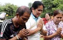 ชายหนุ่มเก็บเห็ดหลงป่า  สุดท้ายเดินกลับมาได้อย่างปลอดภัย