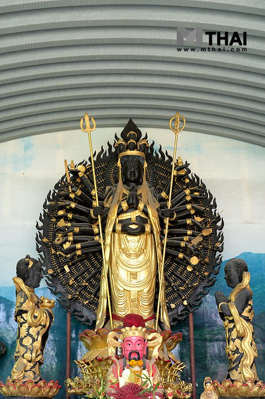 พระโพธิสัตว์กวนอิมพันกร