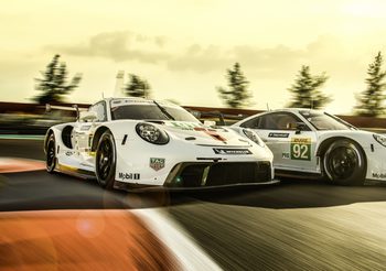 Porsche เซ็ตทีมยกชุด พร้อมคว้าชัยรายการแข่งขันมอเตอร์สปอร์ตในปี 2022