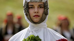 ส่อง! ชุดเจ้าสาว สุดแปลกจากทั่วโลก กับ ความเชื่อนำโชค ในการแต่งงาน