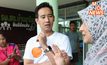 “พิธา” เดินสายเยี่ยมอาสาสมัครเยาวชนฟื้นฟูหลังน้ำท่วม