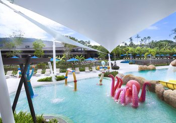 ต้อนรับฤดูร้อนกับความสดชื่นและท้องฟ้าที่สดใสของทะเลอันดามันที่ โอโซ่ ภูเก็ต