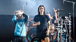 สิงห์ปาร์คฯ เดือด! ร็อคสะท้านลมหนาว Bodyslam – Y Not 7 x อ่ำ อัมรินทร์ – Retrospect – ต้า Mr. Team – Little John ใน Farm Fest ครั้งที่12