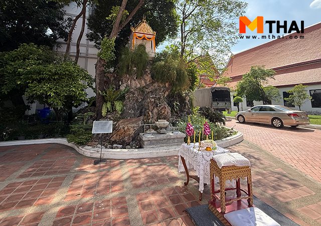 หอแก้วศาลพระภูมิ