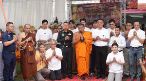 รวมตัวดาราสายมู-เซียนพระ ร่วมพิธีพลีมวลสารสุดขลังครั้งประวัติศาสตร์ เหรียญที่ระลึกกฐิน 68 รุ่นแรกหลวงพ่อแจ้ง