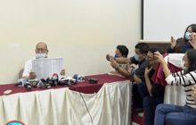 อัจฉริยะ มอบหลักฐาน เอาผิดขบวนการกักตุนหน้ากากอนามัย