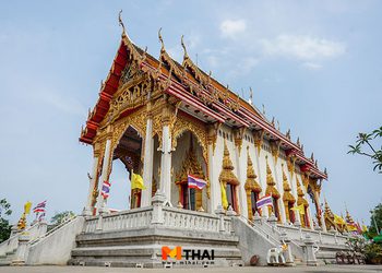 วัดบางโฉลงใน ตักบาตรดอกไม้ ไหว้หลวงพ่อเพชร ชมอุโบสถ 200 ปี